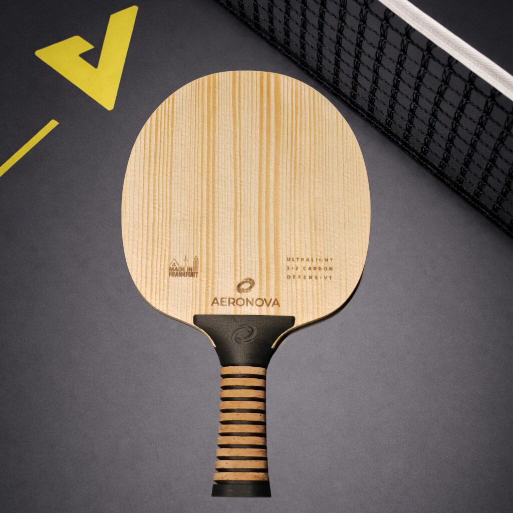 Tischtennis Holz Ansicht mit Fichte Frontal